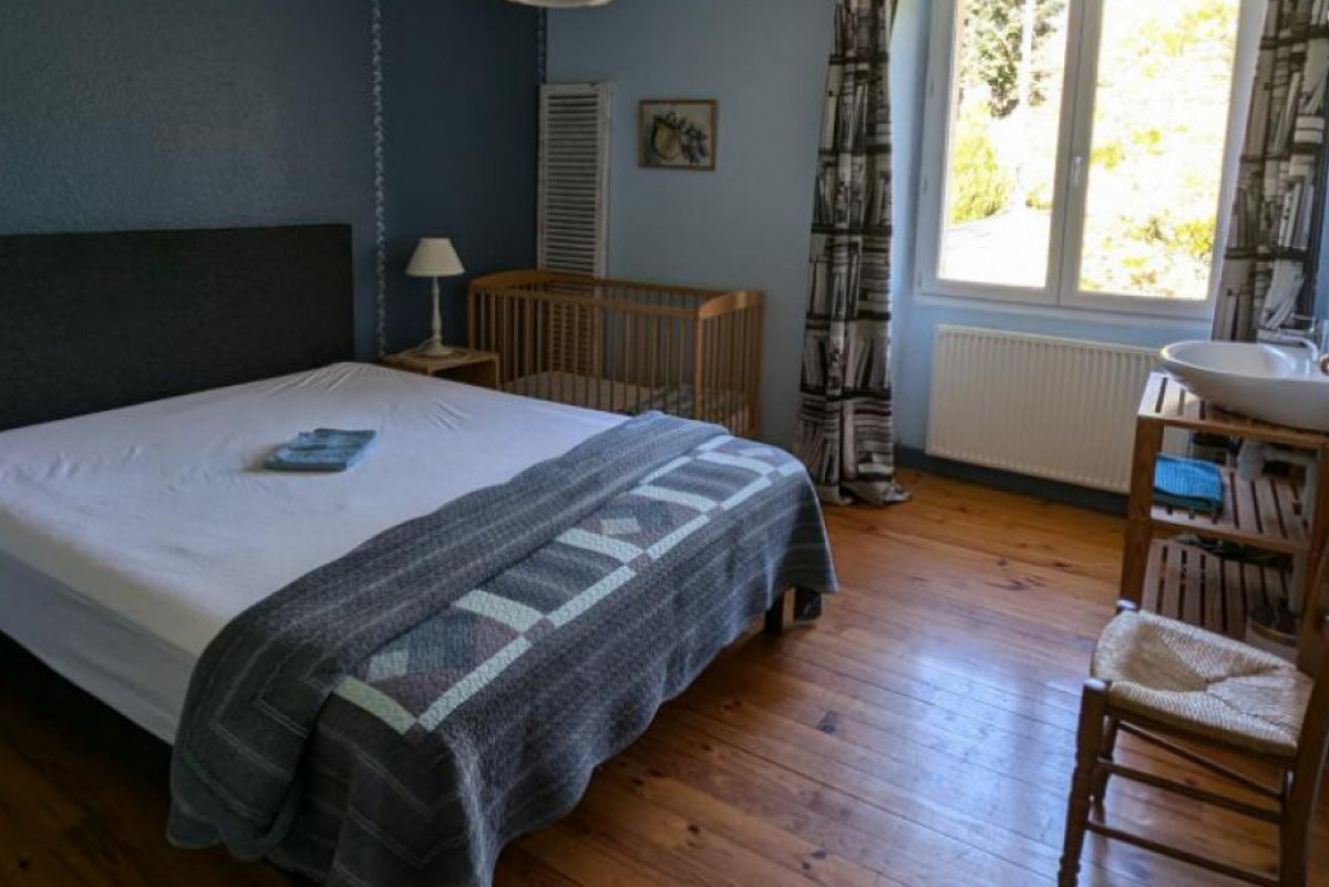 Chambre 8 - 2 couchages + 1 bébé